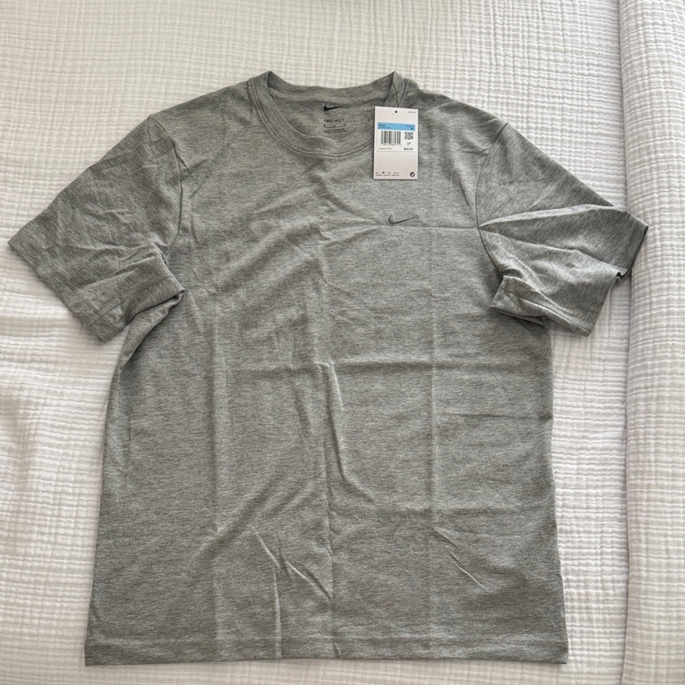 Nike Men's Heather Gray Short Sleeve Tee